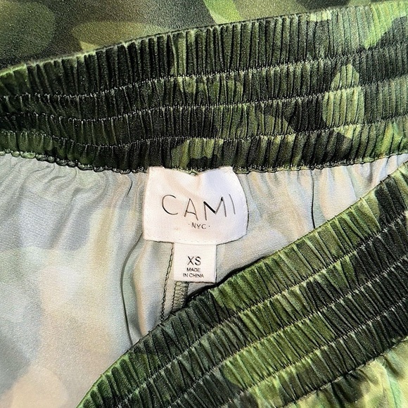 CAMI NYC Revolve The Sadie Pant in Camo Green 100% Silk Pull On Joggers XS - Picture 8 of 12